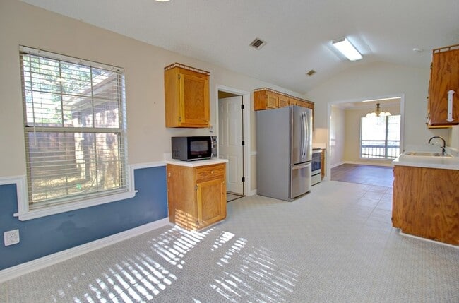 Building Photo - 809 Barrington Dr