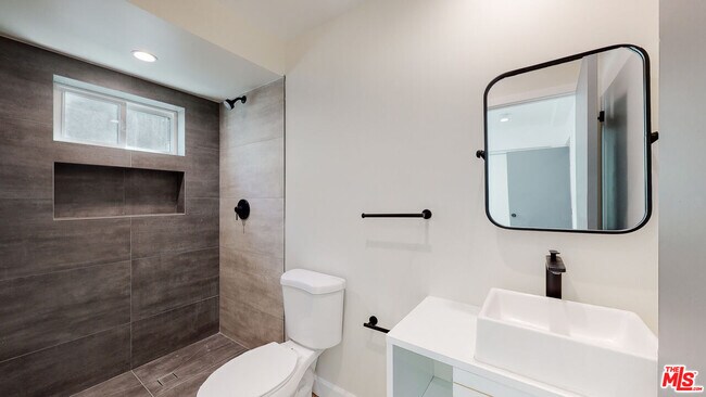 Building Photo - 2304 Hauser Blvd