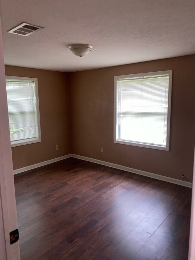 Building Photo - 8070 MS-12