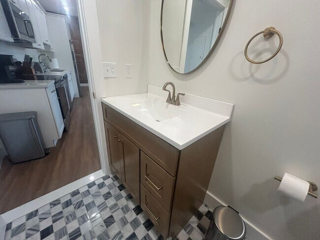 Building Photo - 110 Hotel St