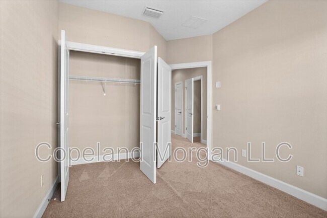 Building Photo - 5912 Anchorage Way S