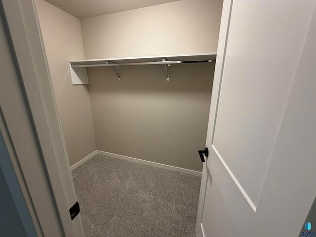 Building Photo - 2607 E Sunburst Dr