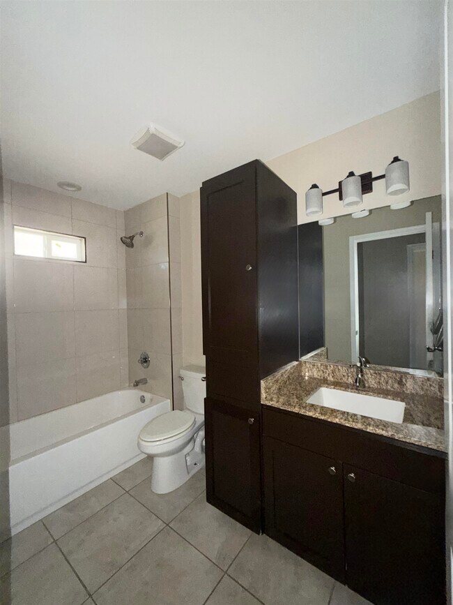 Building Photo - 5310 Hacienda Ln
