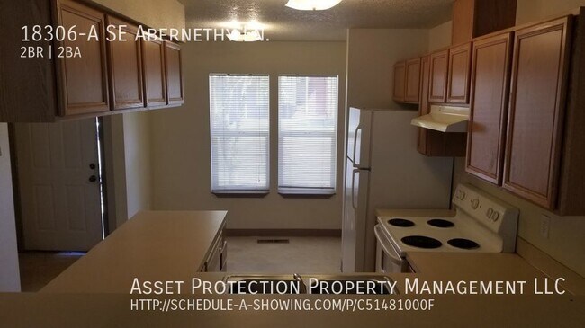 Building Photo - VIDEOTOUR: Abernethy Place Welcomes You! N...