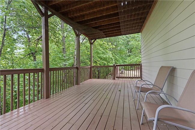 Building Photo - 682 Montglade Ct