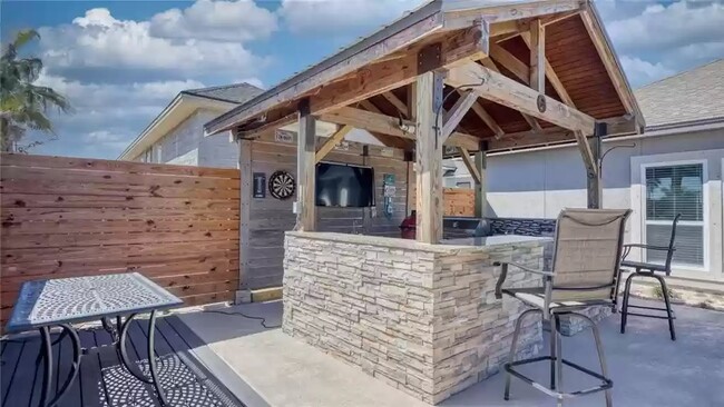 Building Photo - 13829 Laffite Dr