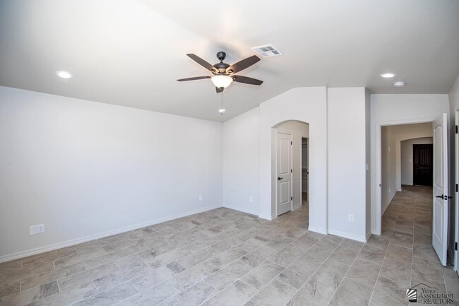 Building Photo - 12527 E 49th Dr
