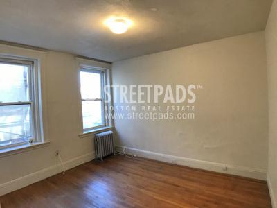 Building Photo - bedroom in Boston MA 02215