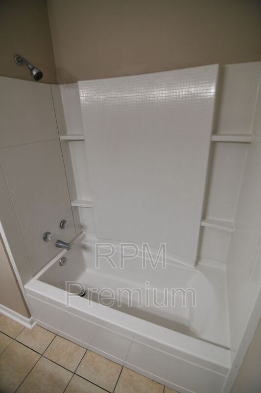 Building Photo - 11965 Troy St