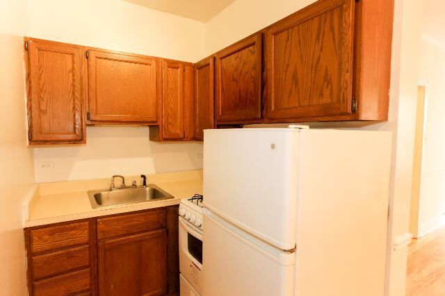 Building Photo - 457 W Melrose