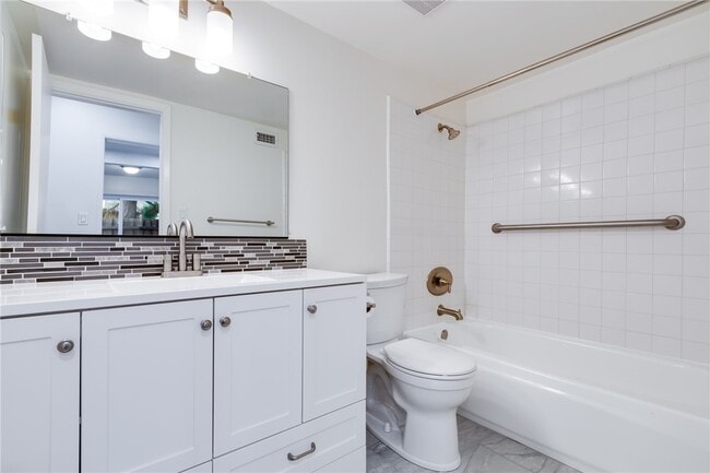 Building Photo - 951 S Idaho St