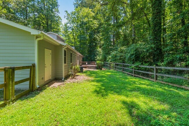 Building Photo - 2681 Ravenoaks Pl