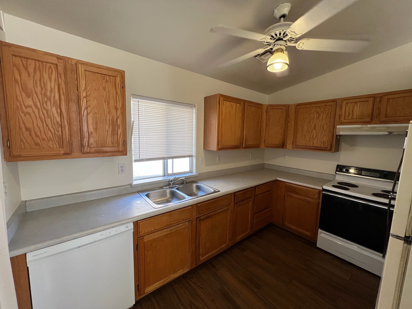Building Photo - 3378 Iroquois Dr