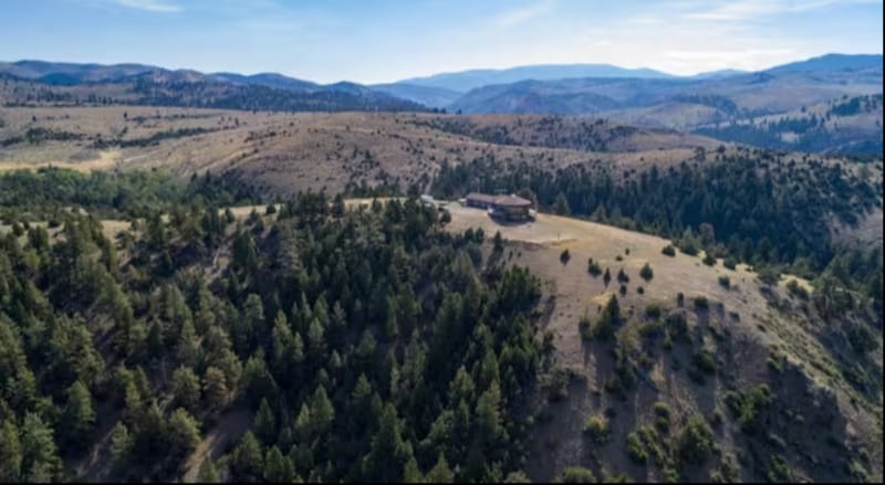 Building Photo - 60 Log Cabin Ln