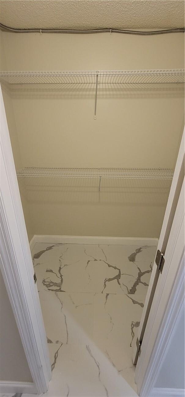 Building Photo - 2771 Riverside Dr