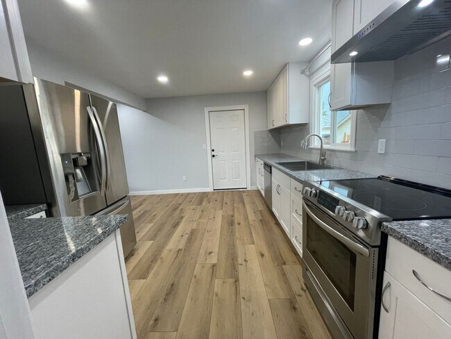 Building Photo - 1-148 1/2 Winema Way