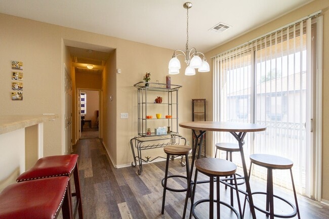 Building Photo - Welcome to Daravante, where this 2-bedroom...