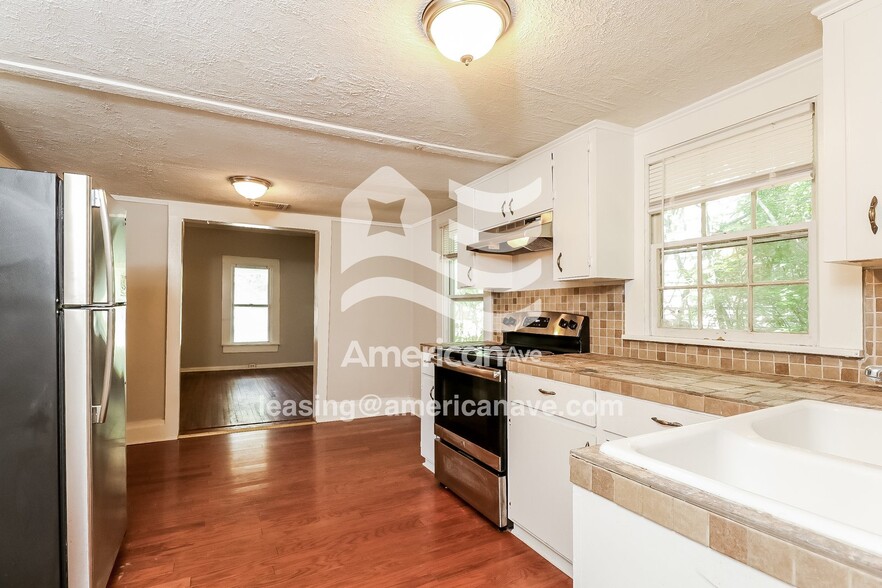 Building Photo - 27 Pinckney St