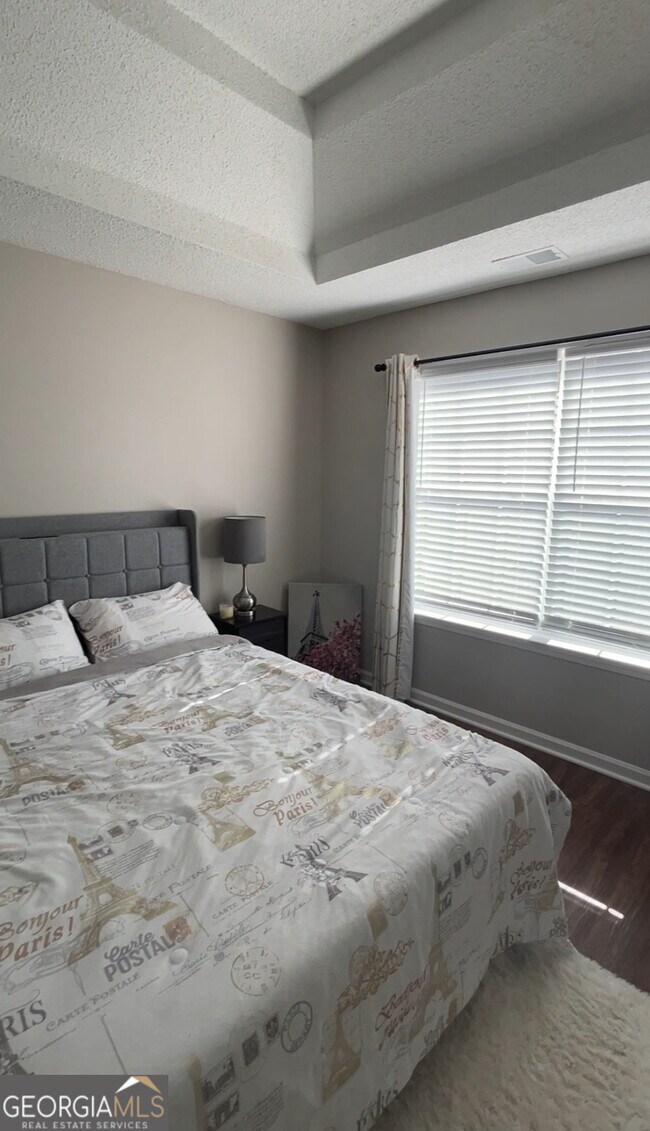 Building Photo - 336 Riverview Ct