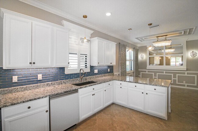 Building Photo - Sarasota National Annual Pool Home for Rent