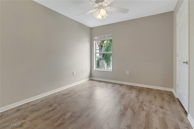 Building Photo - 815 Hampton Cir