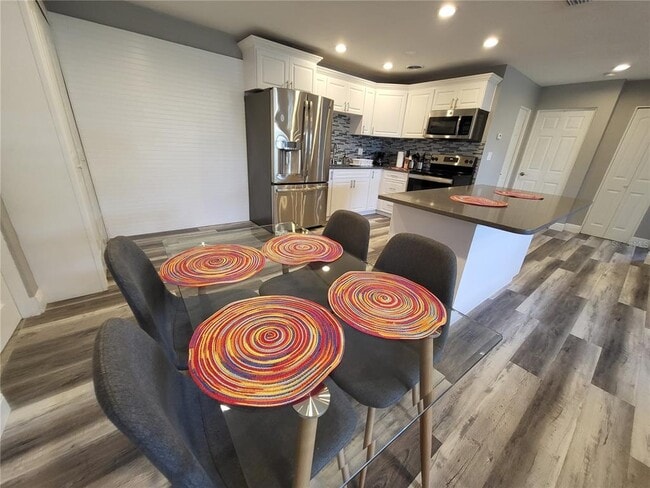 Building Photo - 5624 Lime Way