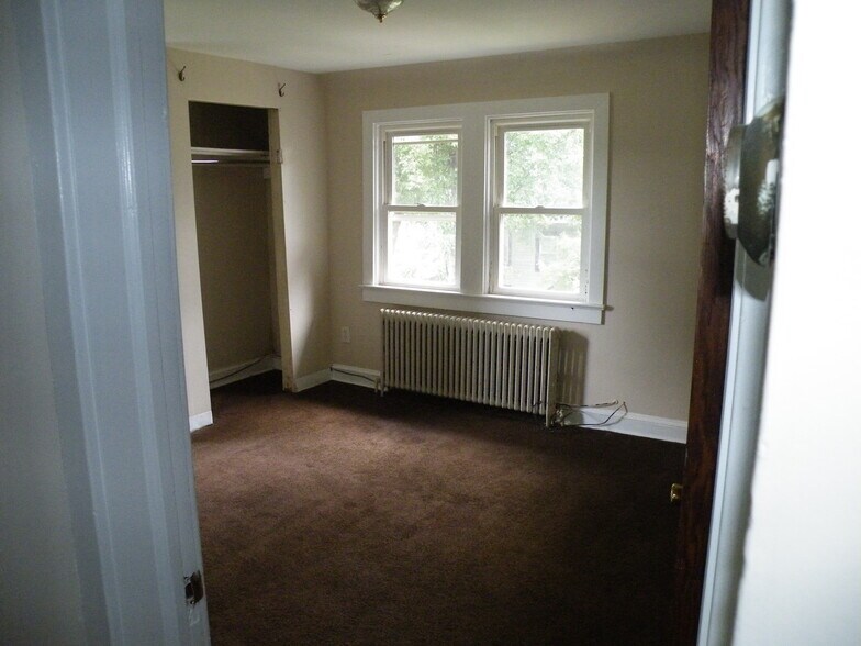 Bedroom 2 - 48 E Summit Ave