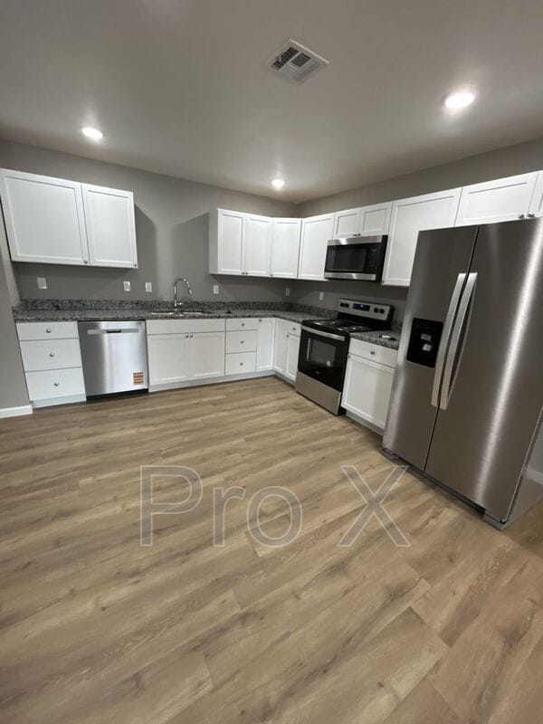 Building Photo - 714 Columbus St