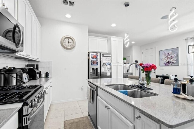 Building Photo - 6262 Goldcoast Ave