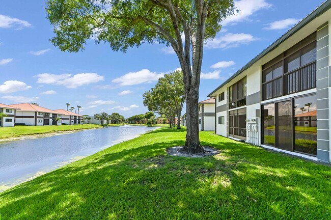 Building Photo - 15234 Lakes of Delray Blvd
