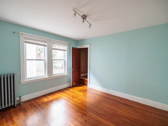 Building Photo - 327 Cypress St