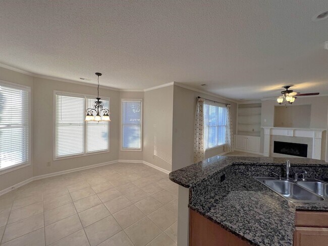 Building Photo - 4883 Fox Springs Dr