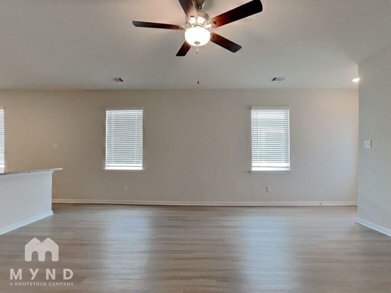 Building Photo - 15419 Maple Ter Dr