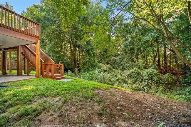 Building Photo - 2113 Worrall Hill Dr