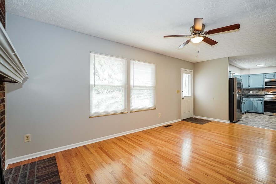 Building Photo - 3976 Maidstone Dr