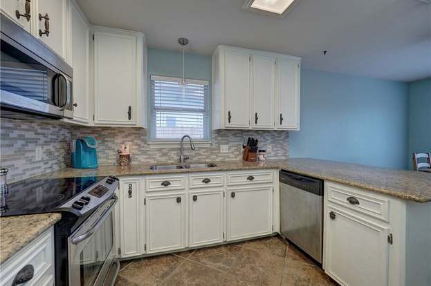 Building Photo - 14905 Dasmarinas Dr