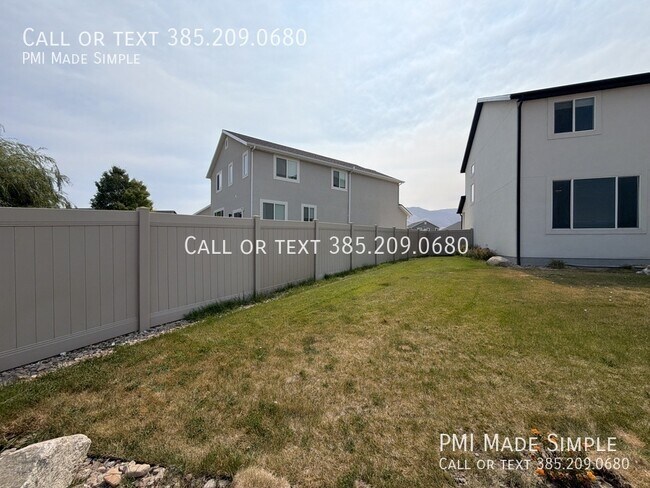 Building Photo - 3621 Sparrow Ln