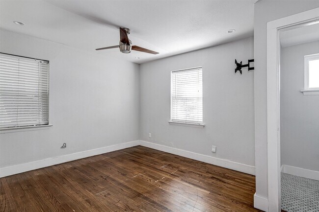 Building Photo - 614 Blueberry Ln