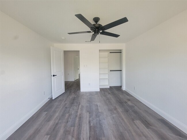 Building Photo - 3024 N Crump St