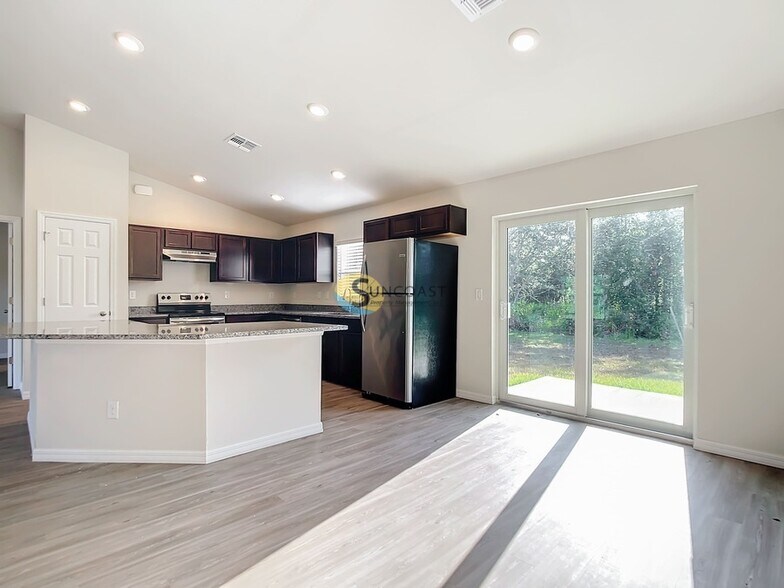 Building Photo - 14832 SW 47th Ct