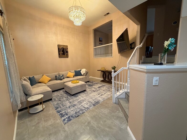 livingroom - 1860 E 12th St