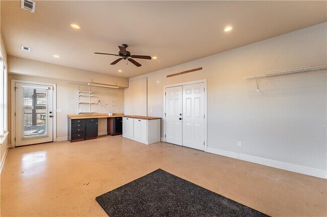 Building Photo - 55 Purfleet Dr