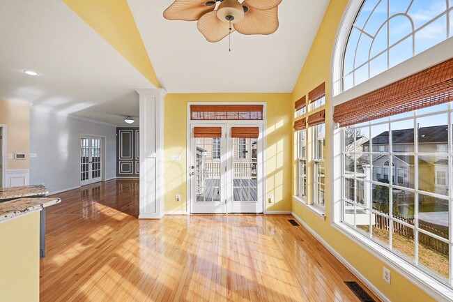 Building Photo - Spacious 5-Bedroom Fredericksburg Home with Flexible Living & Over 3,500 Sq Ft