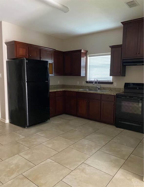 Building Photo - 10 Linda St