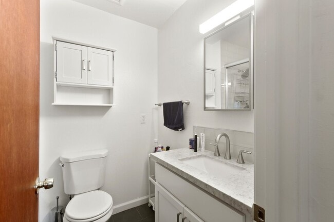 Building Photo - 2 Bedroom 2 Bedroom Home in East Davis with solar