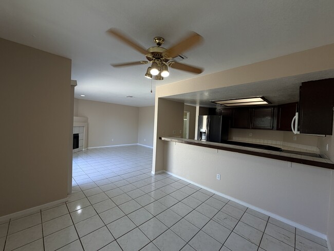 Building Photo - 6250 W Flamingo Rd