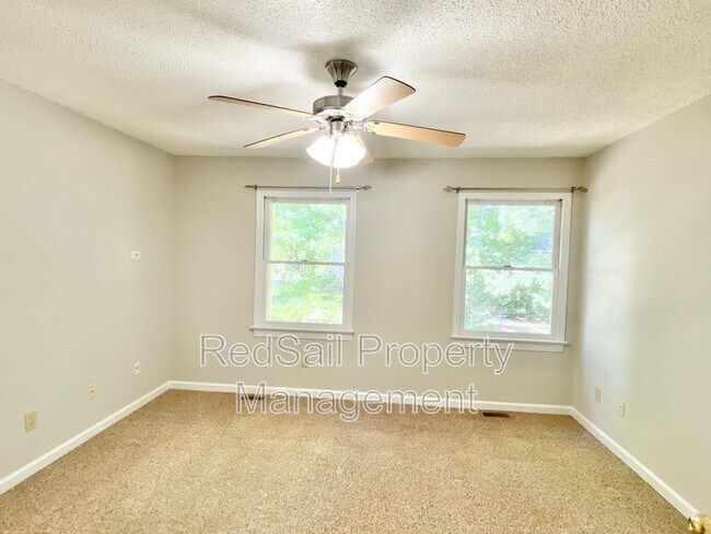 Building Photo - 110 Souverain Landing
