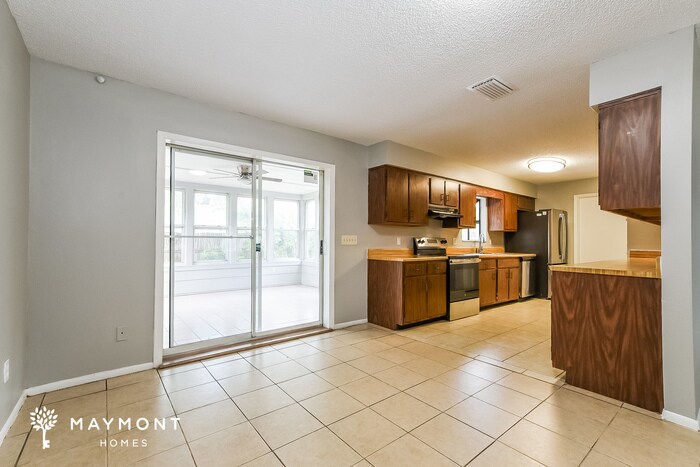 Building Photo - 213 Moonbeam Rd