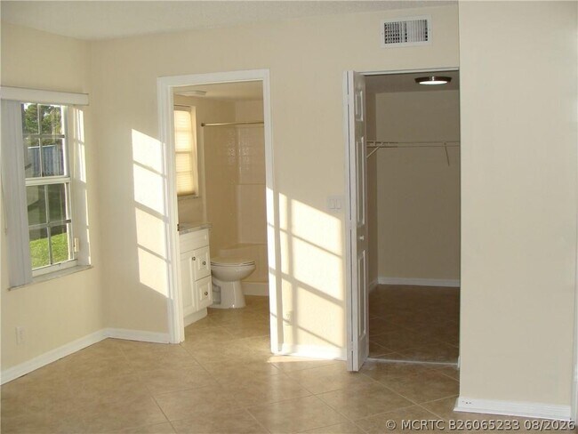Building Photo - 4245 S 57th Ave