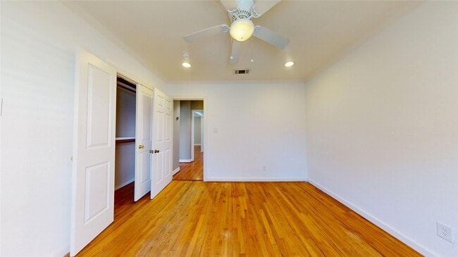 Building Photo - 317 Moody St